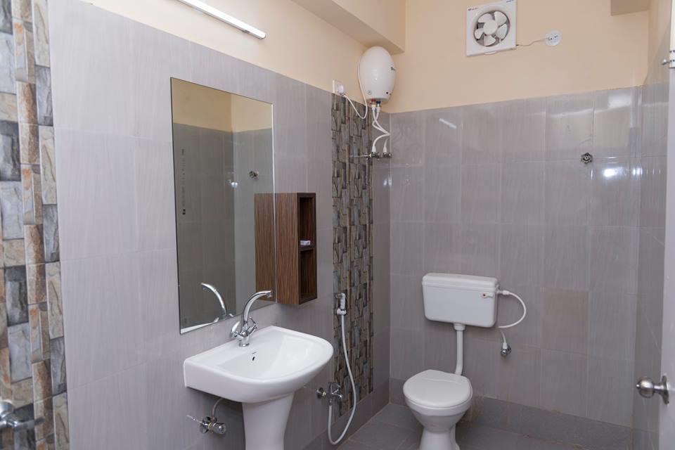Rajhans Hotel & Resort Phalta Luaran gambar