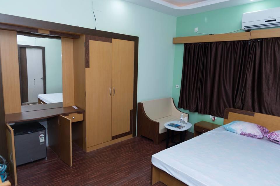 Rajhans Hotel & Resort Phalta Luaran gambar