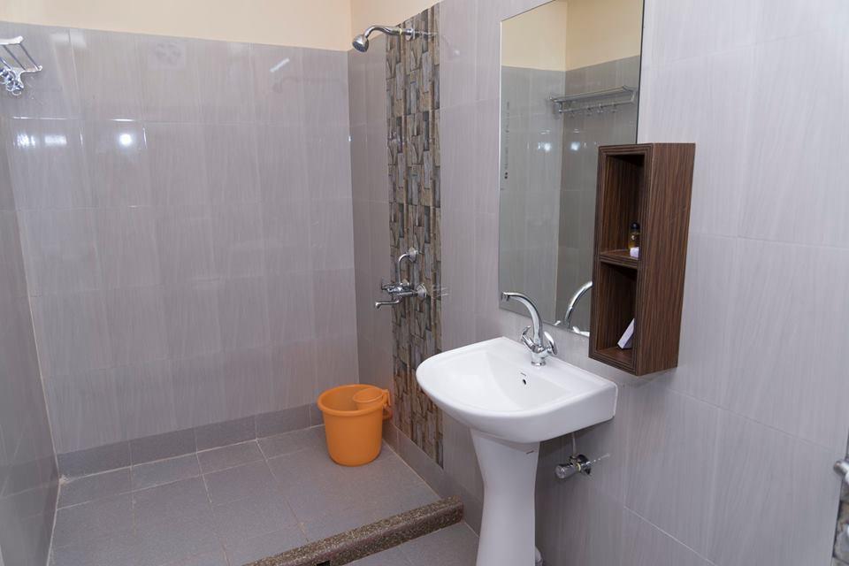 Rajhans Hotel & Resort Phalta Luaran gambar