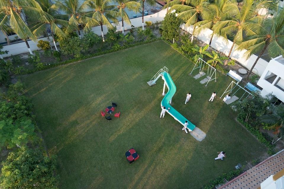Rajhans Hotel & Resort Phalta Luaran gambar