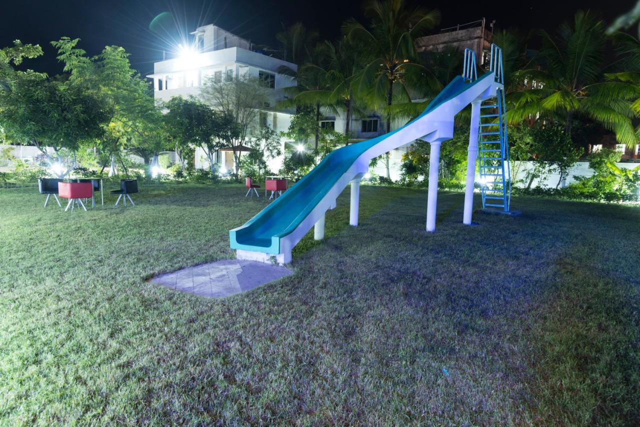 Rajhans Hotel & Resort Phalta Bilik gambar